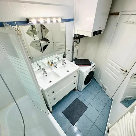 4 Etoiles Magnifique Neustadt - Spacieux, & Elegant Avec Balcon Et Belle Vue Appartement *